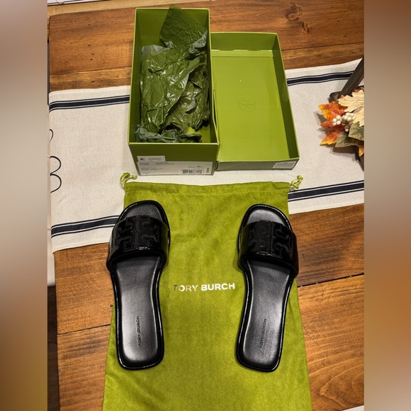 New Authentic Tory Burch Double T Sport Slide in Black Patent Leather. Size 8 - Picture 1 of 6